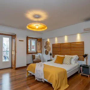 Superb Overlooking Graca In Apartment Lissabon